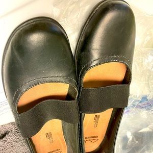 Casual worn with love   Elastic band